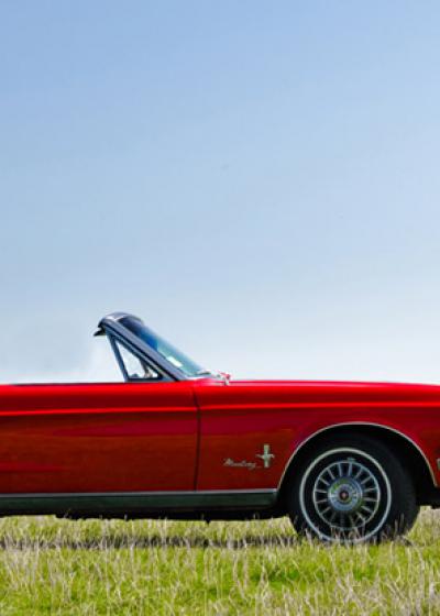 Rent a collector car in Auvergne